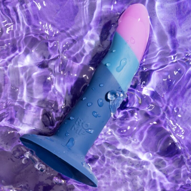 ROMP - Piccolo Silikondildo med Sugekopp Trefarget 14 cm